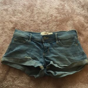 Hollister stretchy low-rise jean shorts